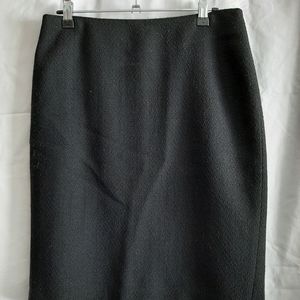 Black textured pencil skirt